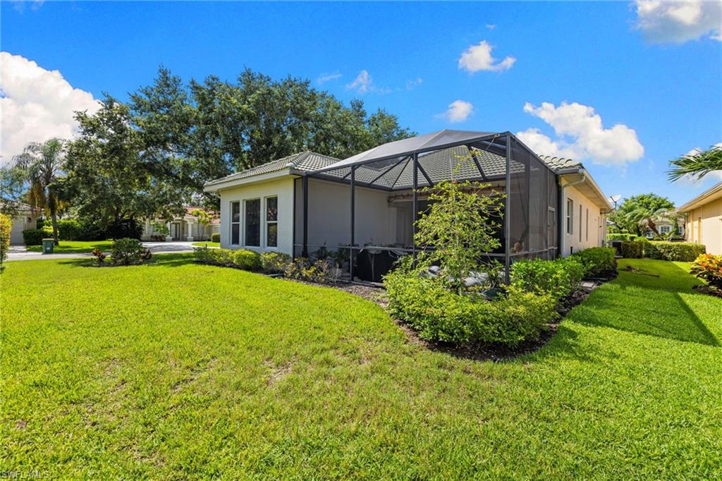 LONGSHORE LAKE - Residential