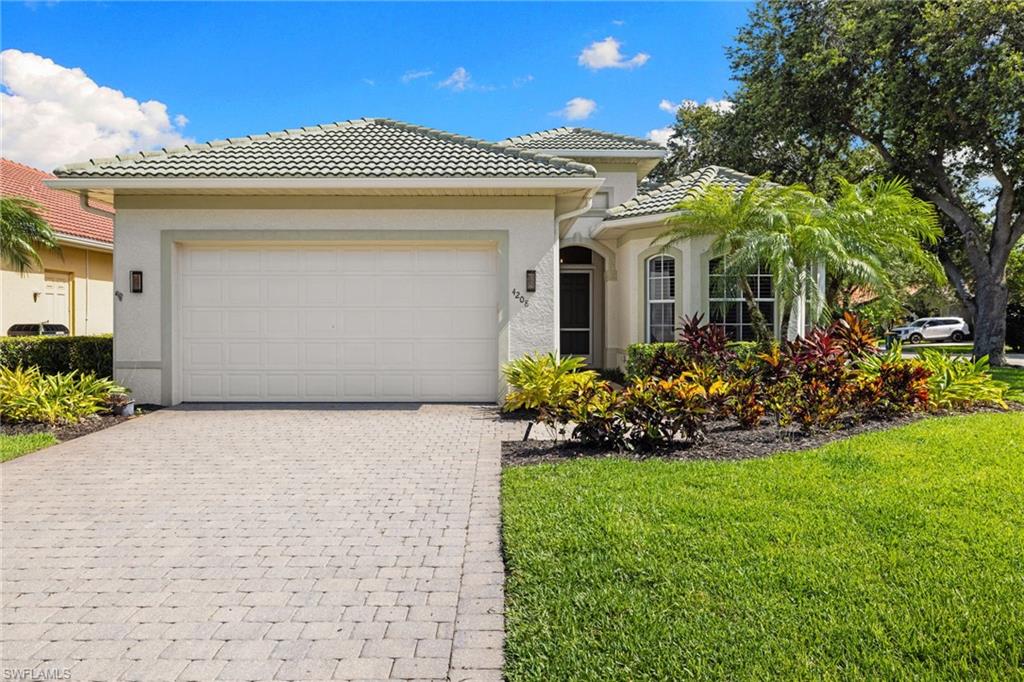 LONGSHORE LAKE - Residential