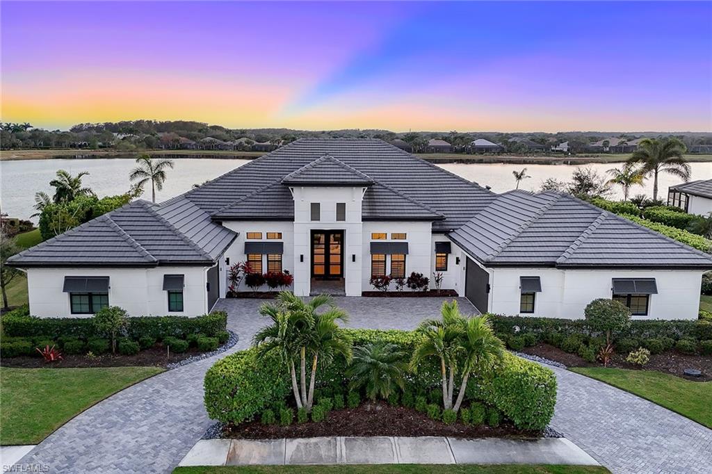 TWIN EAGLES - Residential
