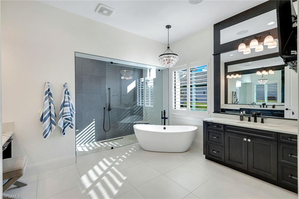 TWIN EAGLES - Residential