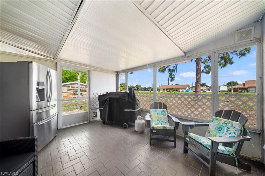 SAN CARLOS PARK - Residential