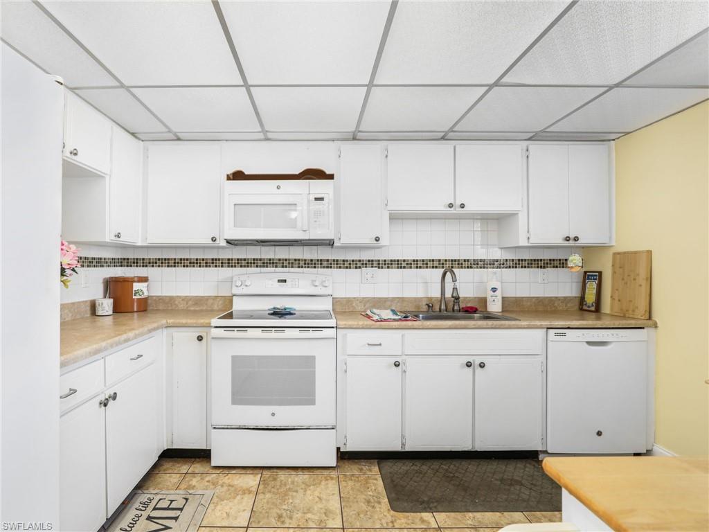 CYPRESS LAKES MANOR NORTH - Residential
