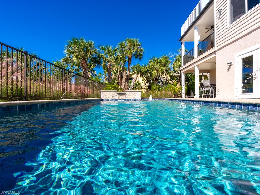 SANIBEL BAYOUS - Residential