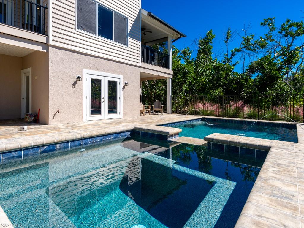 SANIBEL BAYOUS - Residential
