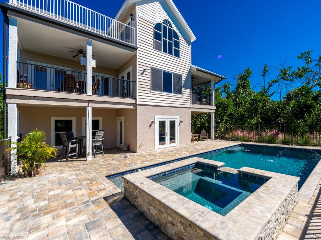 SANIBEL BAYOUS - Residential