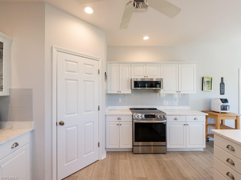 SANIBEL BAYOUS - Residential