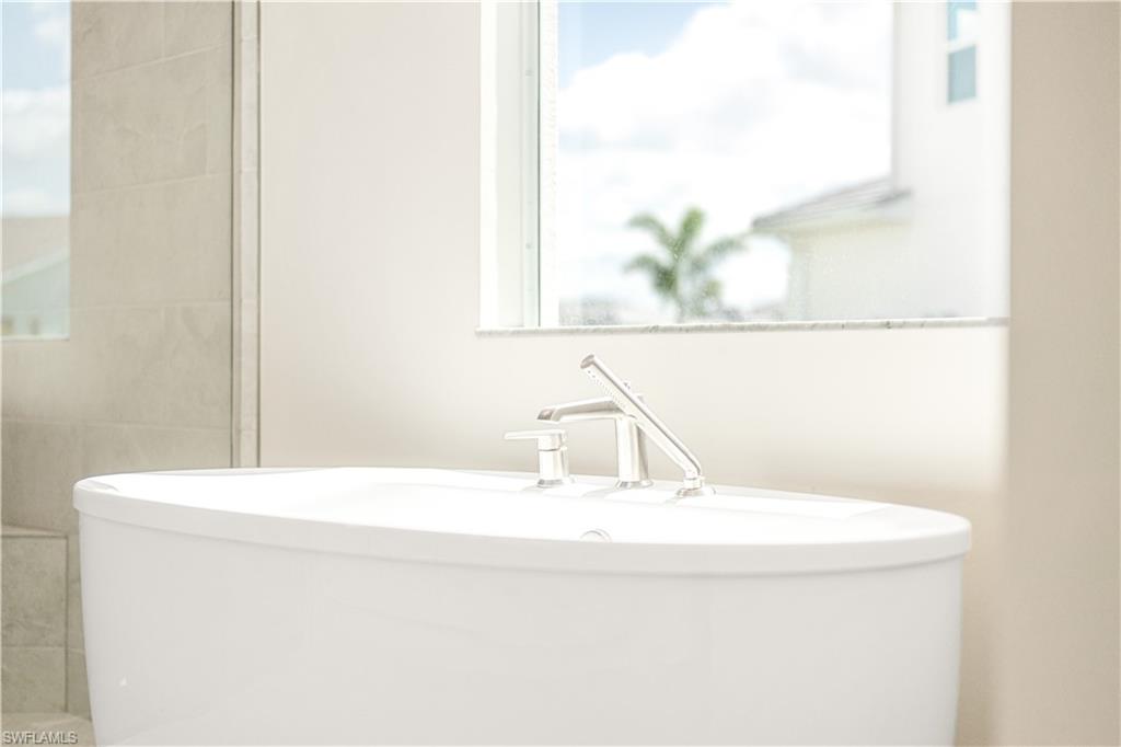 SEVEN SHORES - Residential