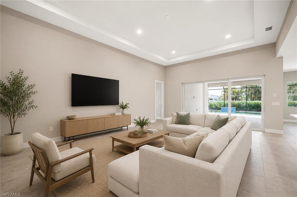 SEVEN SHORES - Residential