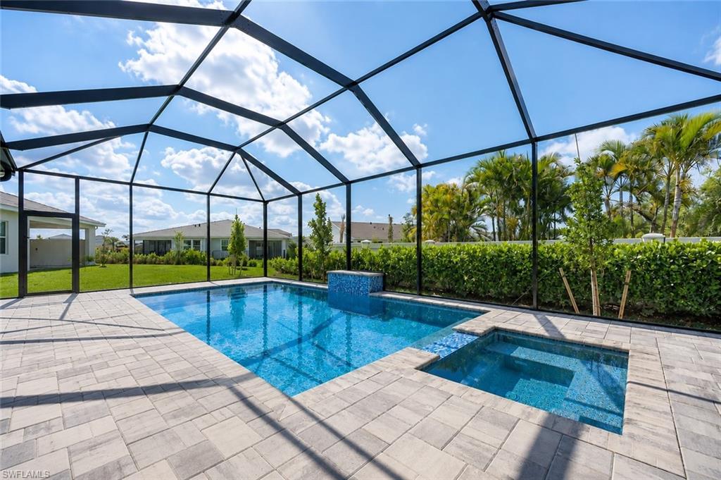 SEVEN SHORES - Residential