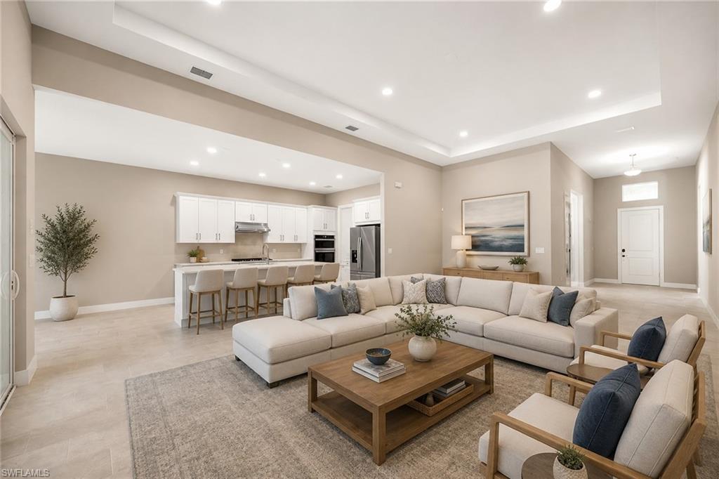 SEVEN SHORES - Residential