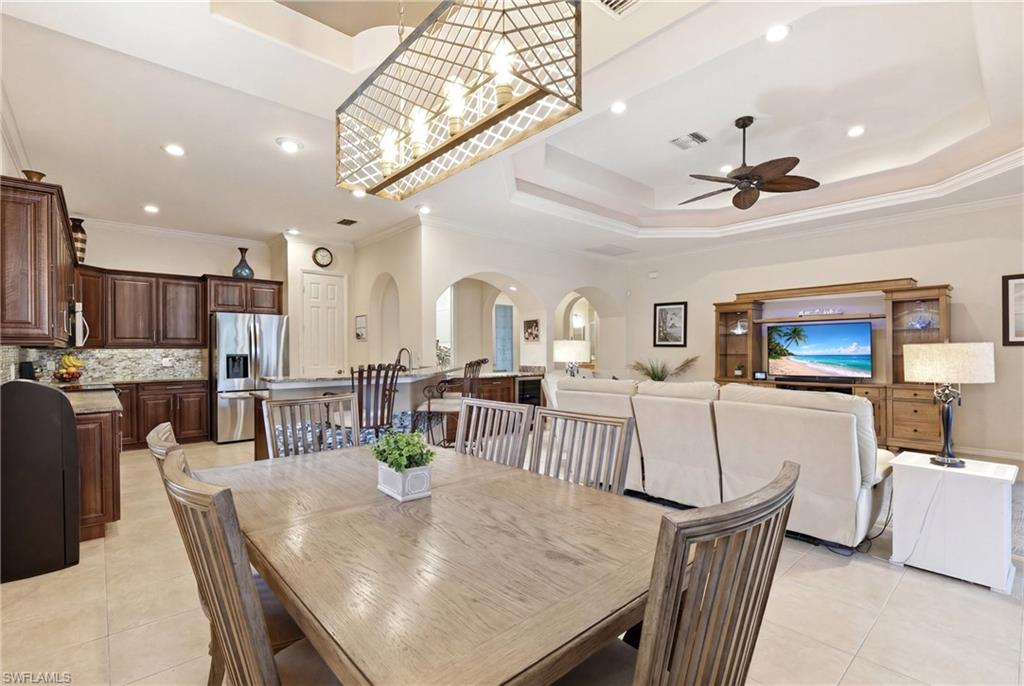 LONGSHORE LAKE - Residential