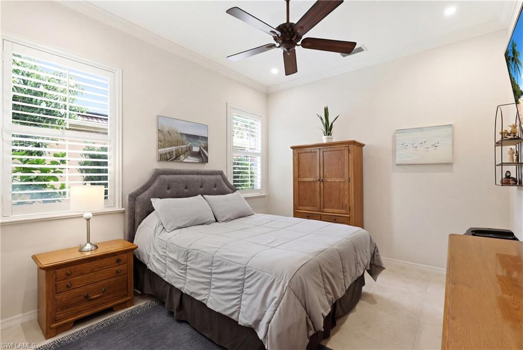 LONGSHORE LAKE - Residential