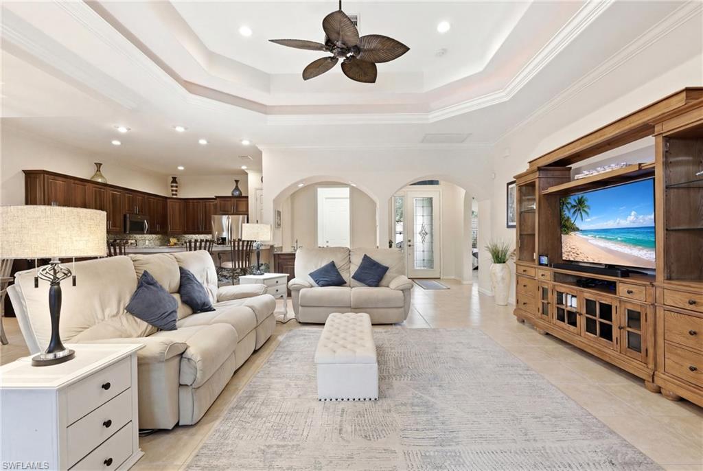 LONGSHORE LAKE - Residential