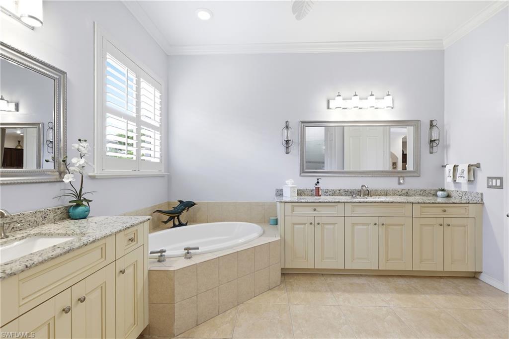LONGSHORE LAKE - Residential