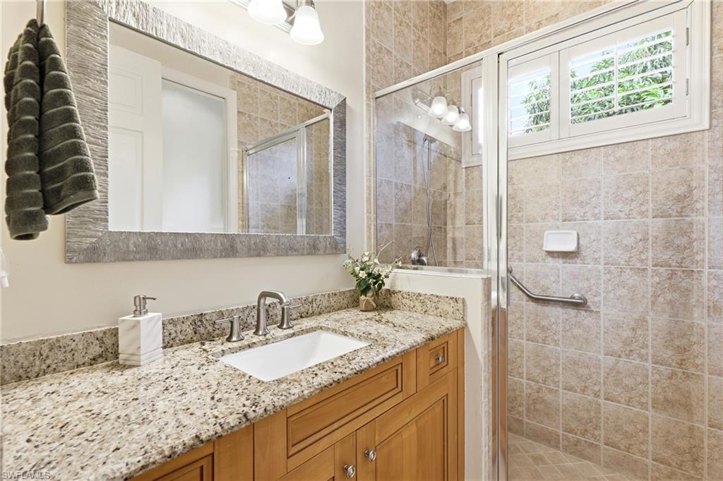 LONGSHORE LAKE - Residential