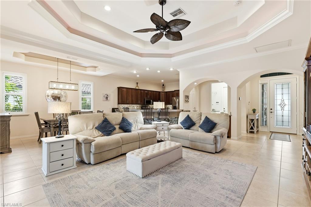 LONGSHORE LAKE - Residential