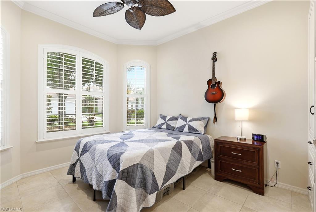LONGSHORE LAKE - Residential
