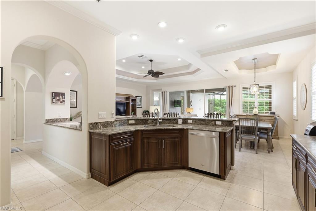 LONGSHORE LAKE - Residential