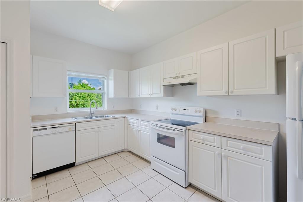 CAPE CORAL - Residential Lease