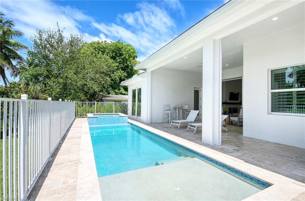 LAKE PARK - Residential