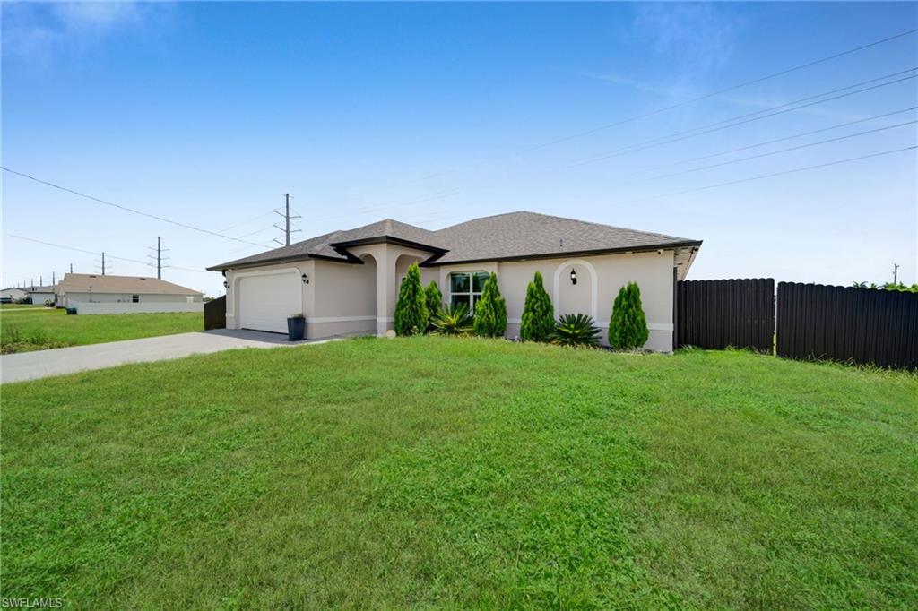 CAPE CORAL - Residential