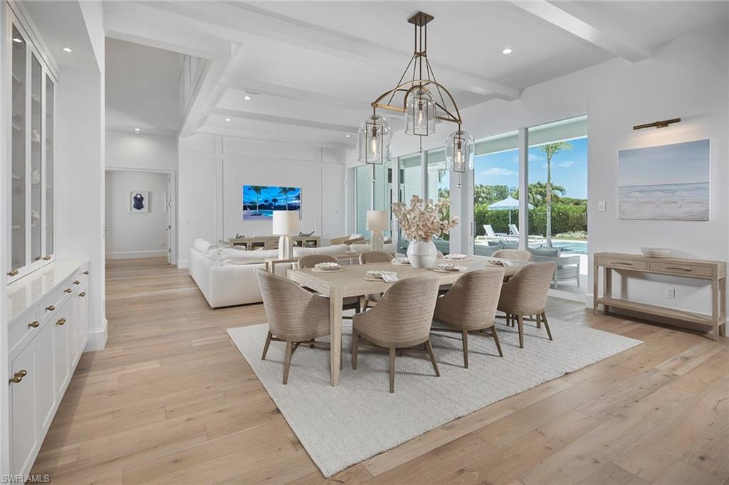 THE ENCLAVE OF DISTINCTION - Residential