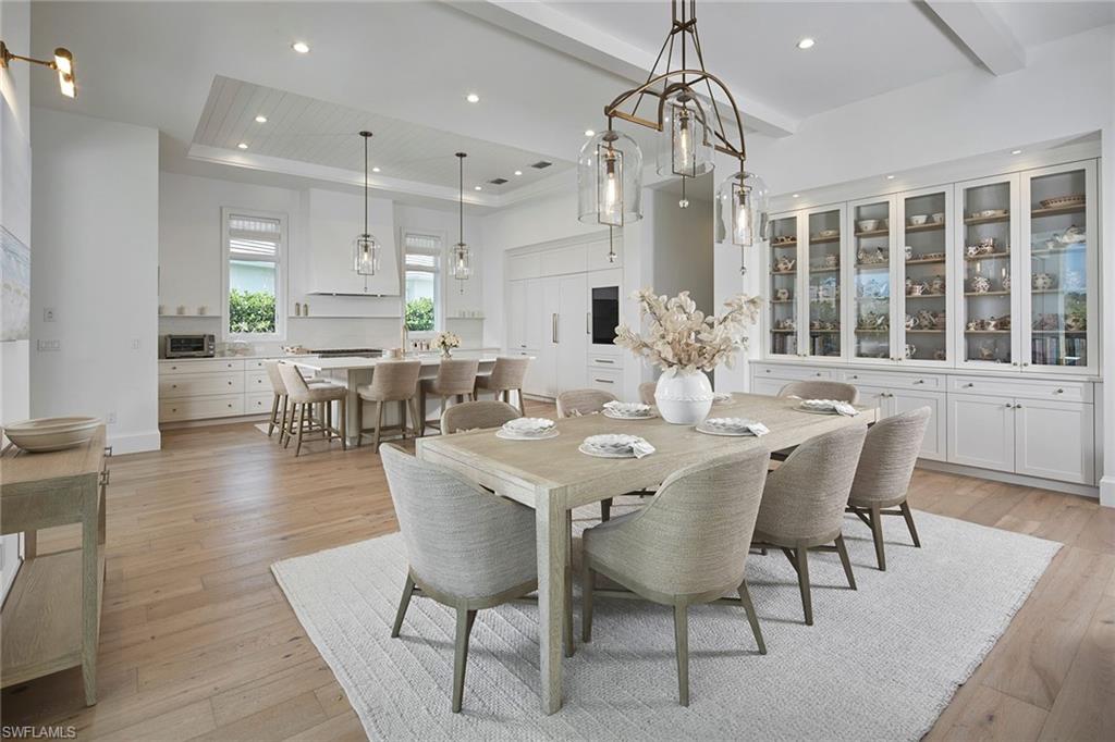 THE ENCLAVE OF DISTINCTION - Residential