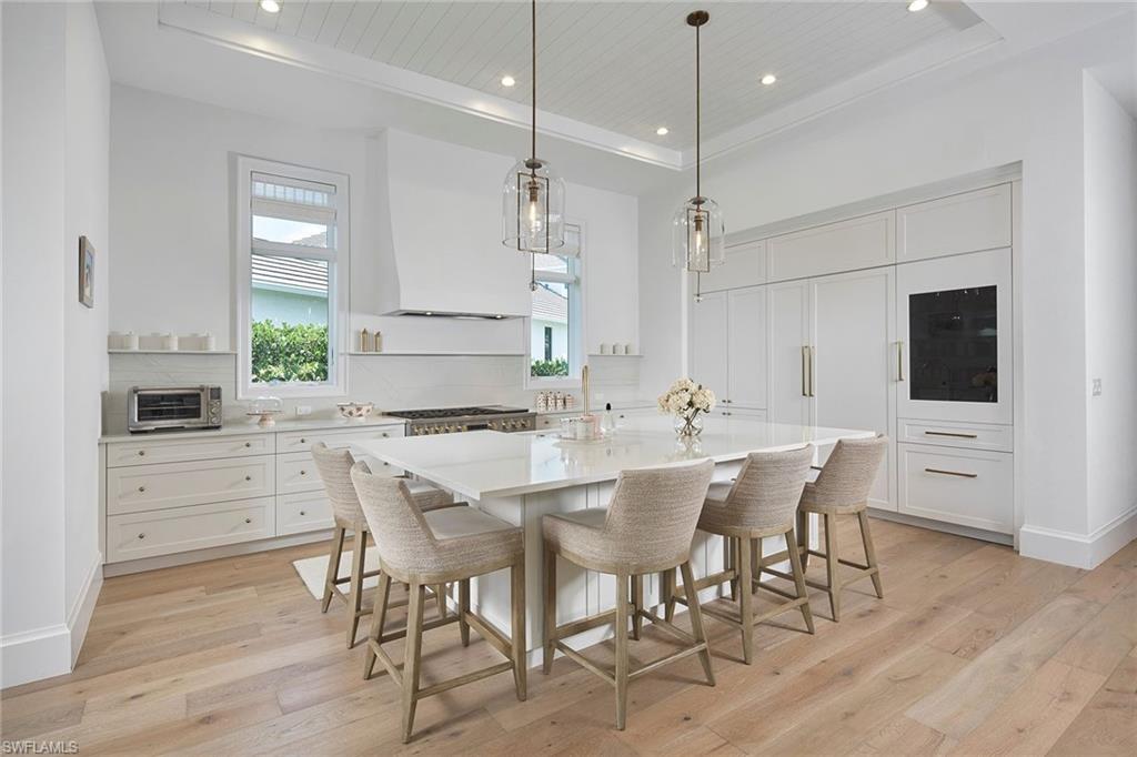 THE ENCLAVE OF DISTINCTION - Residential