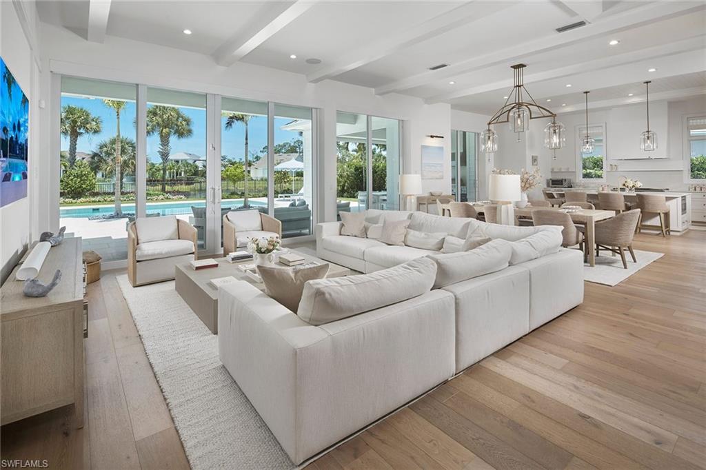 THE ENCLAVE OF DISTINCTION - Residential