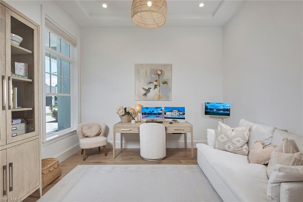 THE ENCLAVE OF DISTINCTION - Residential