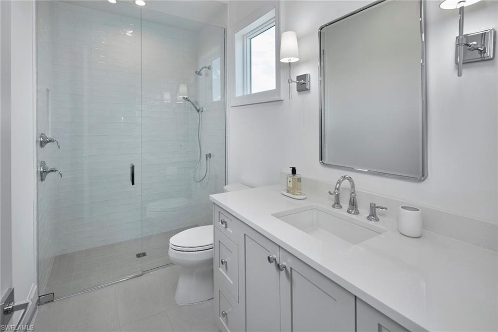 THE ENCLAVE OF DISTINCTION - Residential