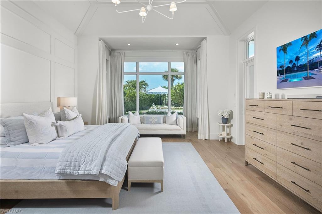 THE ENCLAVE OF DISTINCTION - Residential