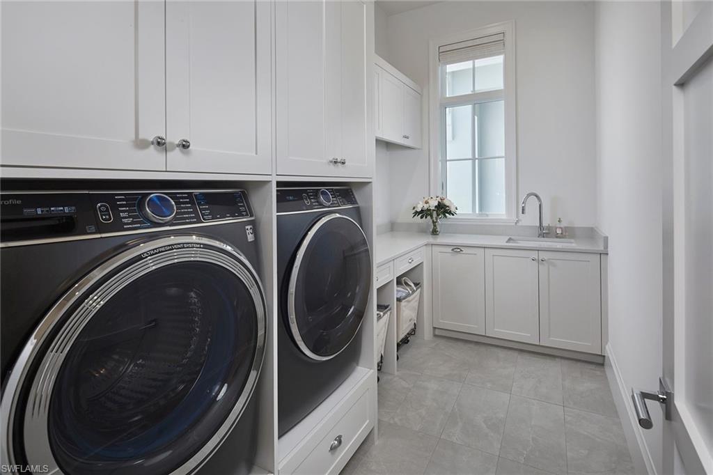 THE ENCLAVE OF DISTINCTION - Residential