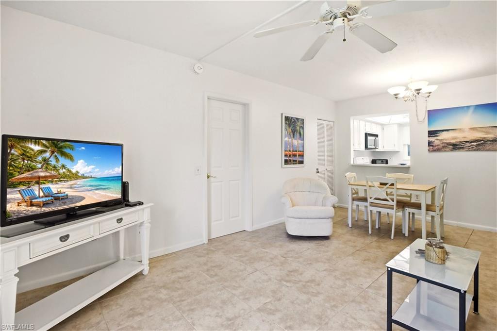 ISLAND MANOR APTS - Residential