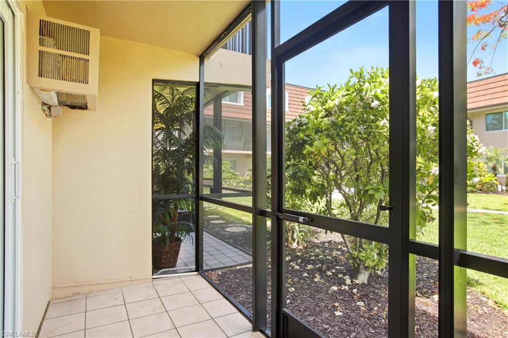 ISLAND MANOR APTS - Residential