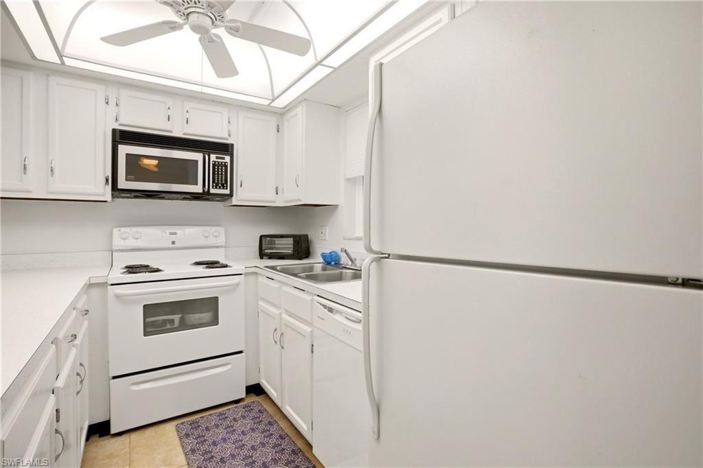 ISLAND MANOR APTS - Residential