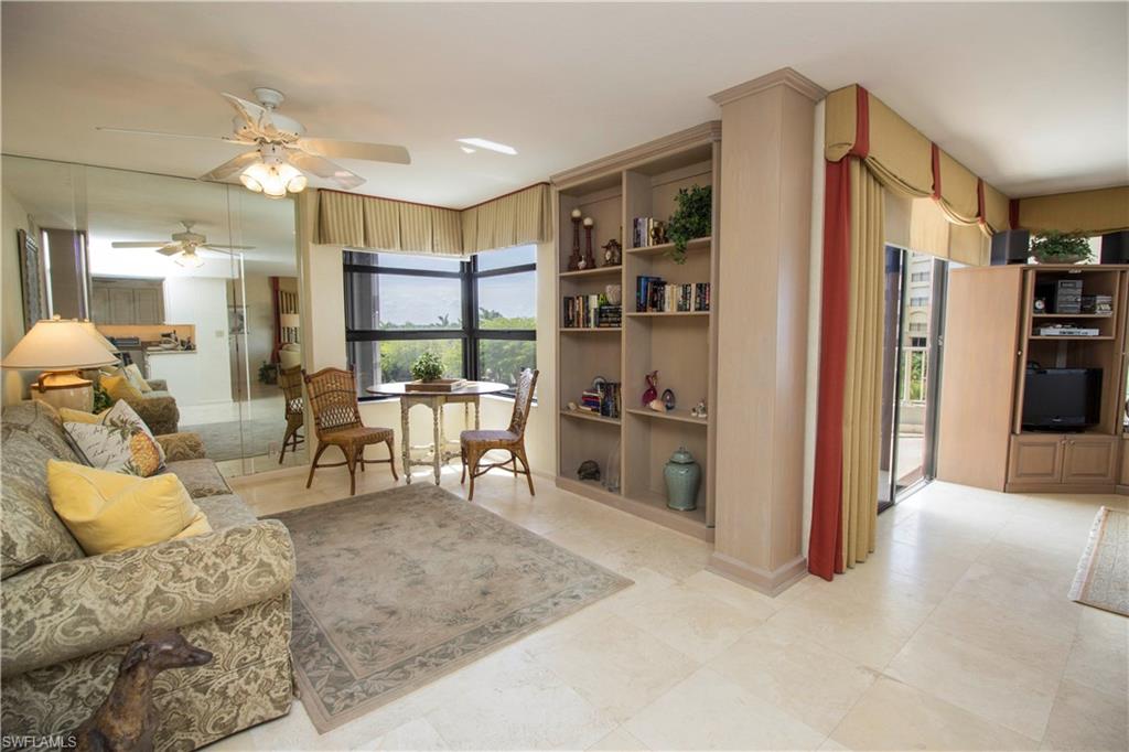 ROYAL SEAFARER - Residential