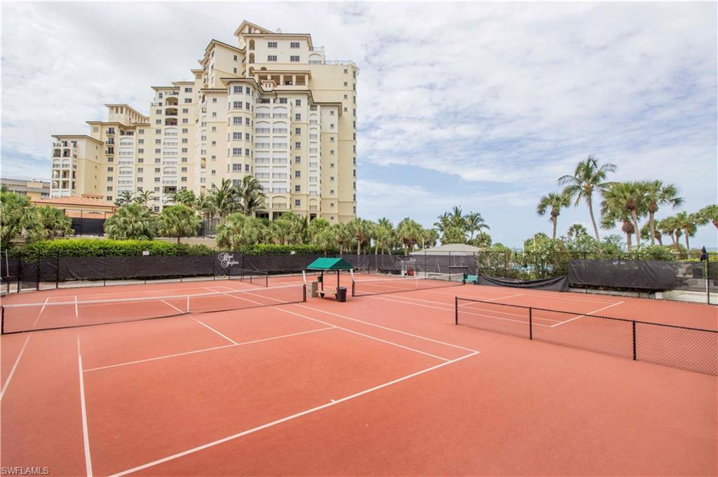 ROYAL SEAFARER - Residential