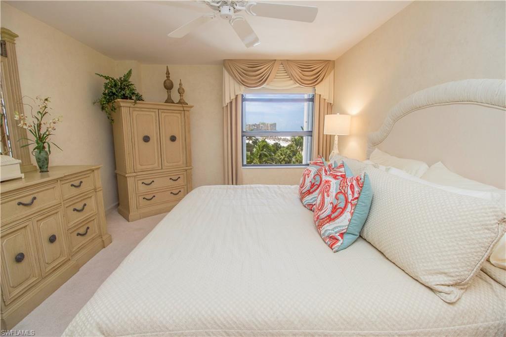 ROYAL SEAFARER - Residential