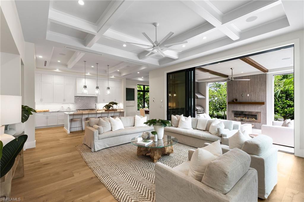 LAKE PARK - Residential