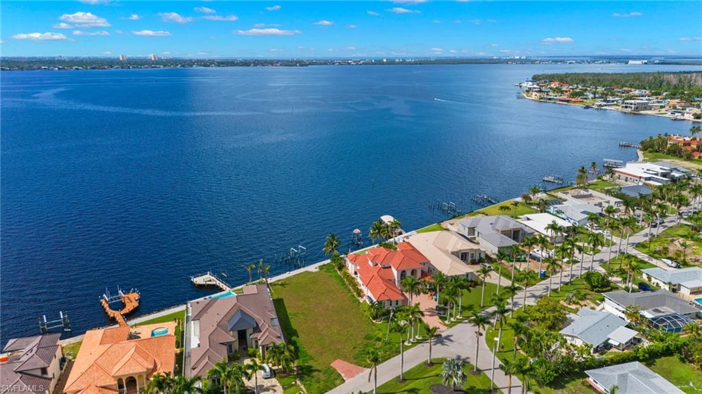 CAPE CORAL - Land
