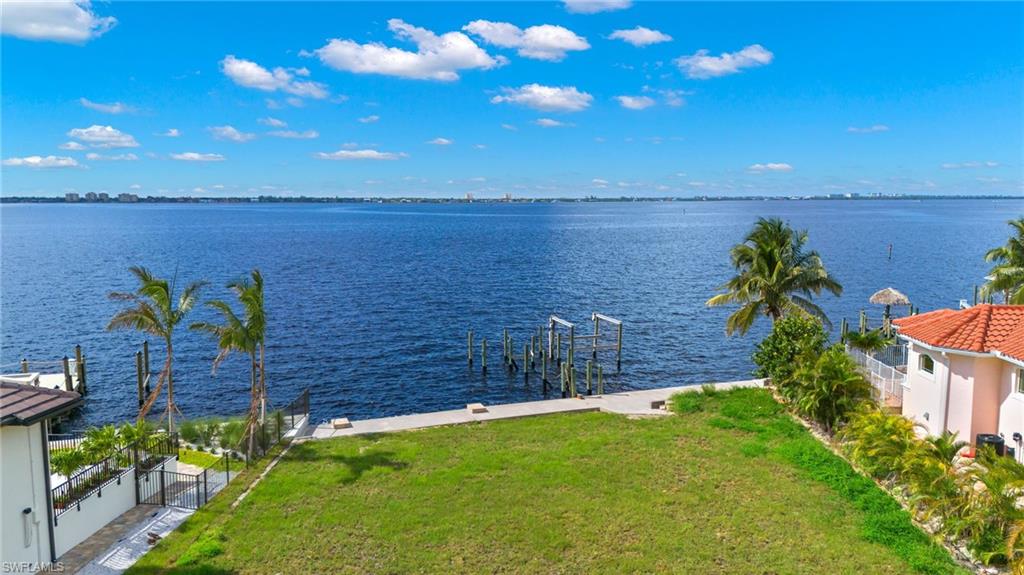 CAPE CORAL - Land
