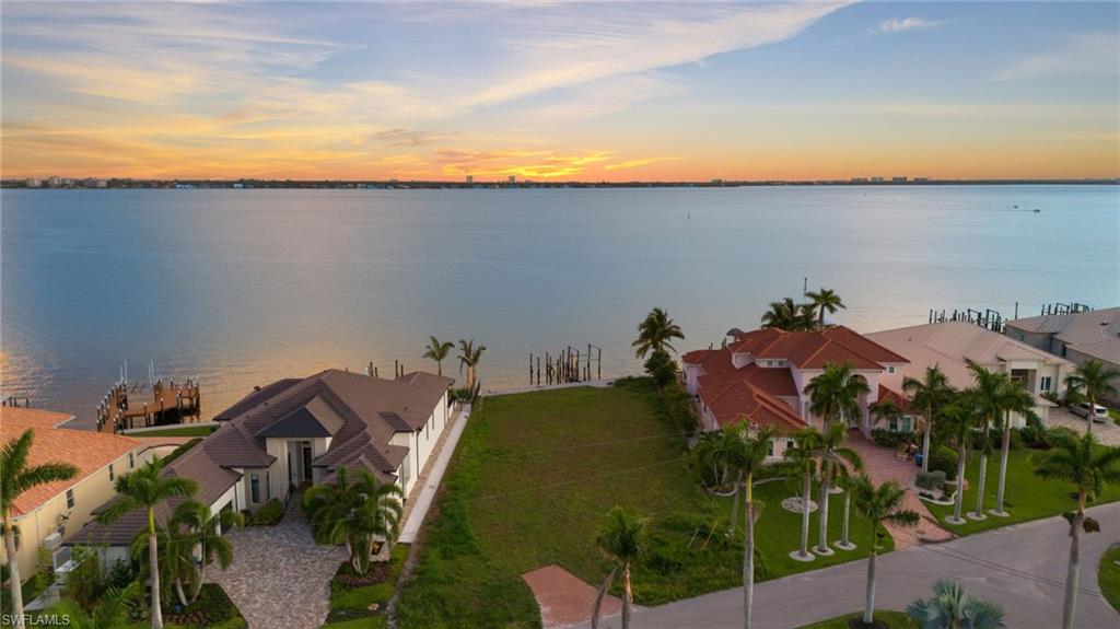 CAPE CORAL - Land