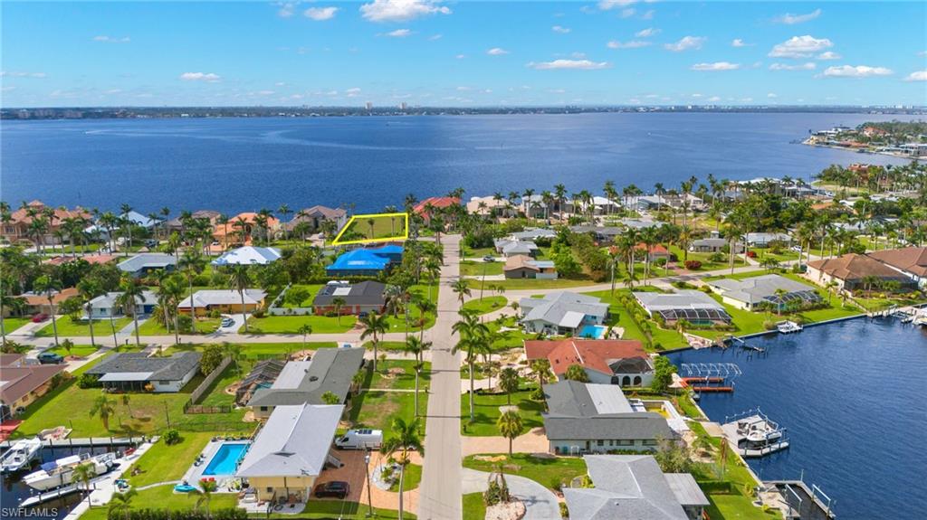 CAPE CORAL - Land