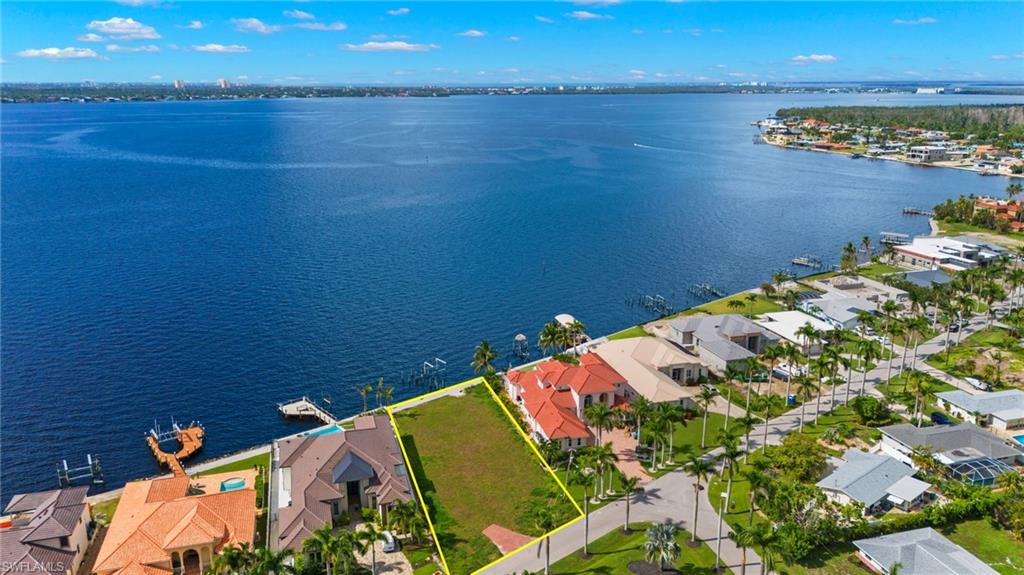 CAPE CORAL - Land