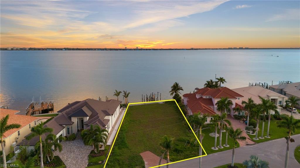 CAPE CORAL - Land