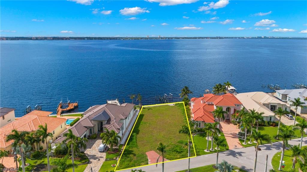 CAPE CORAL - Land