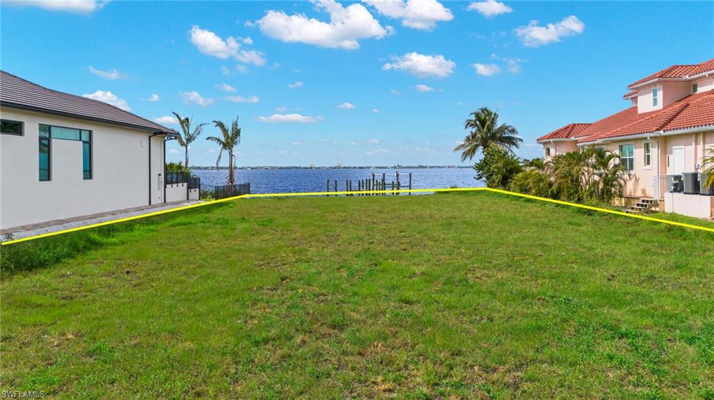 CAPE CORAL - Land