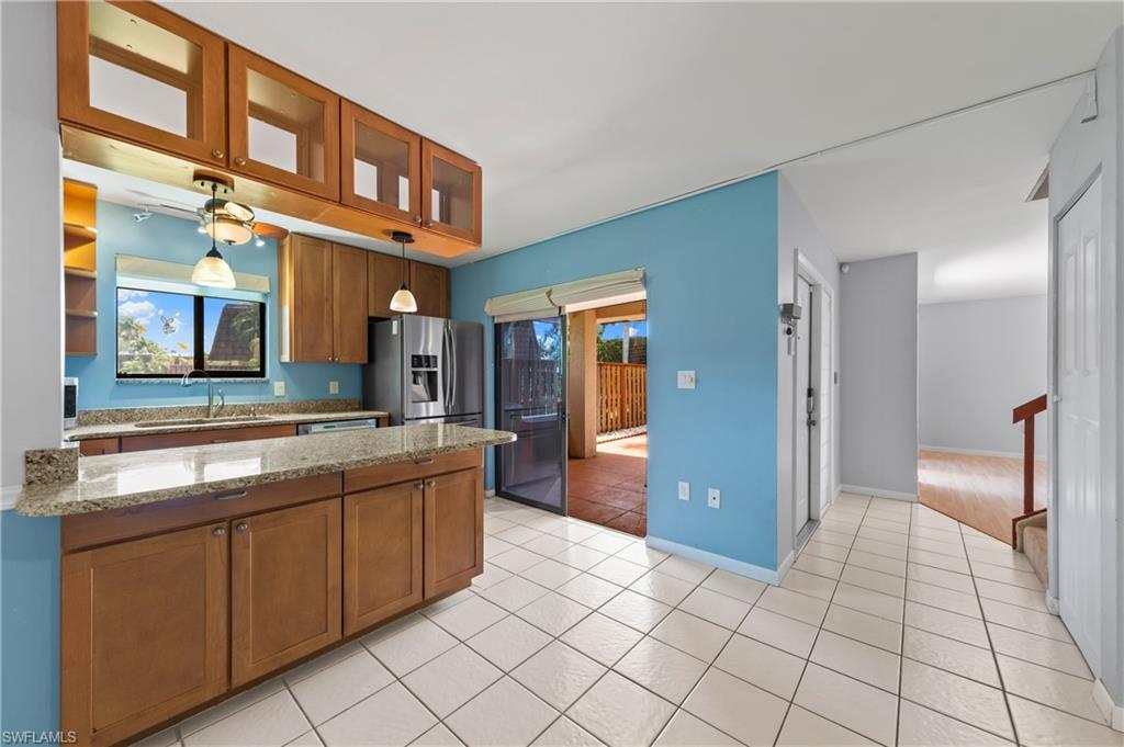 VILLAGE OF CEDARBEND - Residential