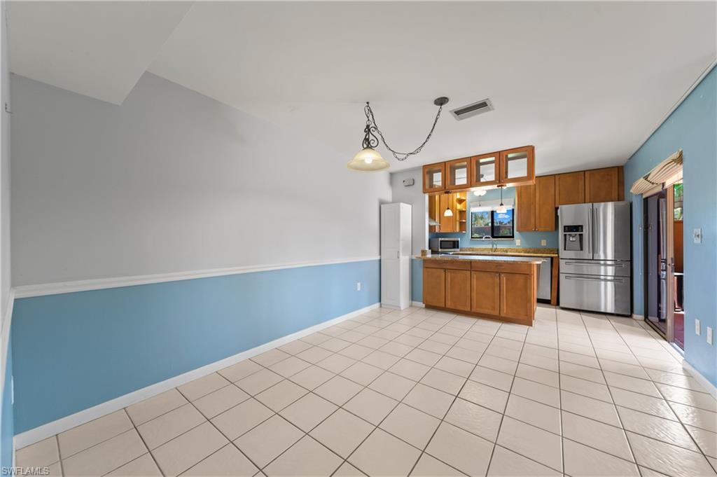 VILLAGE OF CEDARBEND - Residential